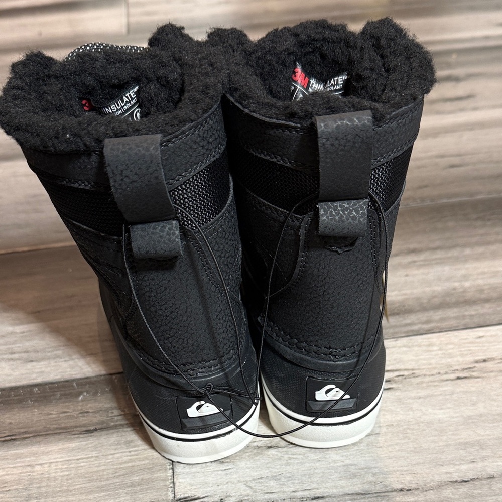 NWT Quiksilver Black Lace-Up Winter Boots with Faux Fur Collar - Picture 4 of 10